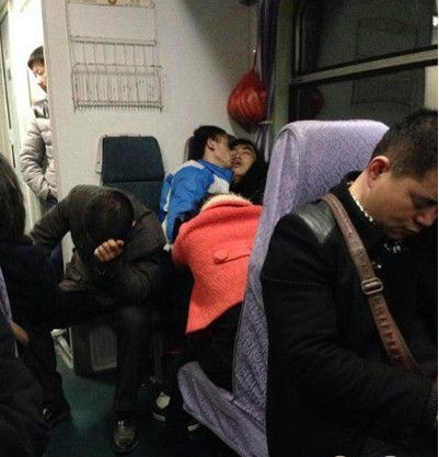 旁边那哥实在看不下去了人物gif搞笑图片