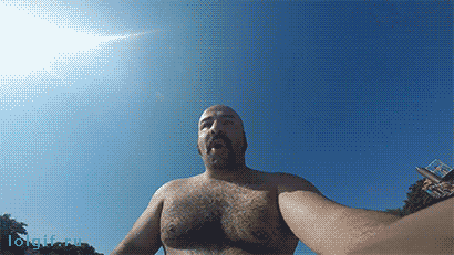 自拍是需要定力的人物gif搞笑图片