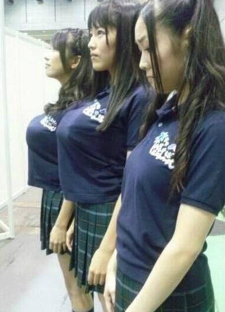 别自卑，也得看脸人物gif搞笑图片