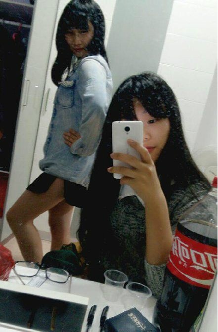 抢镜必须得靠智慧人物gif搞笑图片