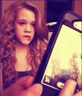 简直想丢手机人物gif搞笑图片