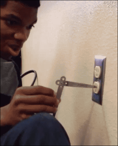 上帝说，要有光，于是就有了光；要有二货，于是就有了二货人物gif搞笑图片