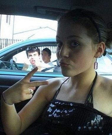 骚年你这镜抢得太不厚道了！人物gif搞笑图片