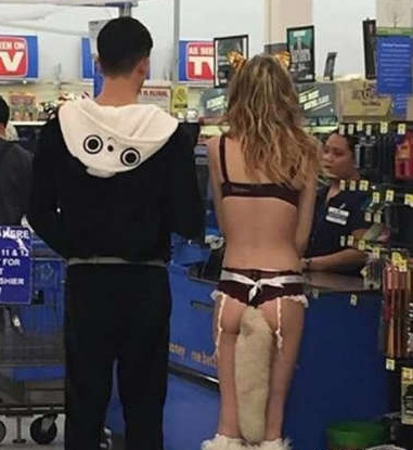 妹纸不冷吗？人物gif搞笑图片