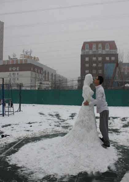 男屌丝与雪美人，注定孤独一生人物gif搞笑图片