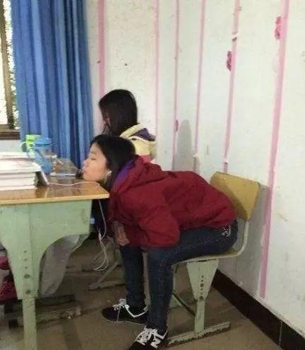 你为何这么美人物gif搞笑图片