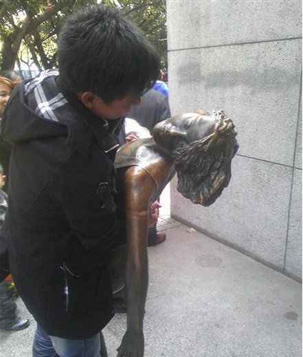 老婆，跟我回家人物gif搞笑图片