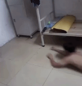 骚年又get到了什么奇技人物gif搞笑图片