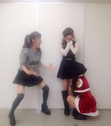 那个小婊砸跑哪里去了？人物gif搞笑图片