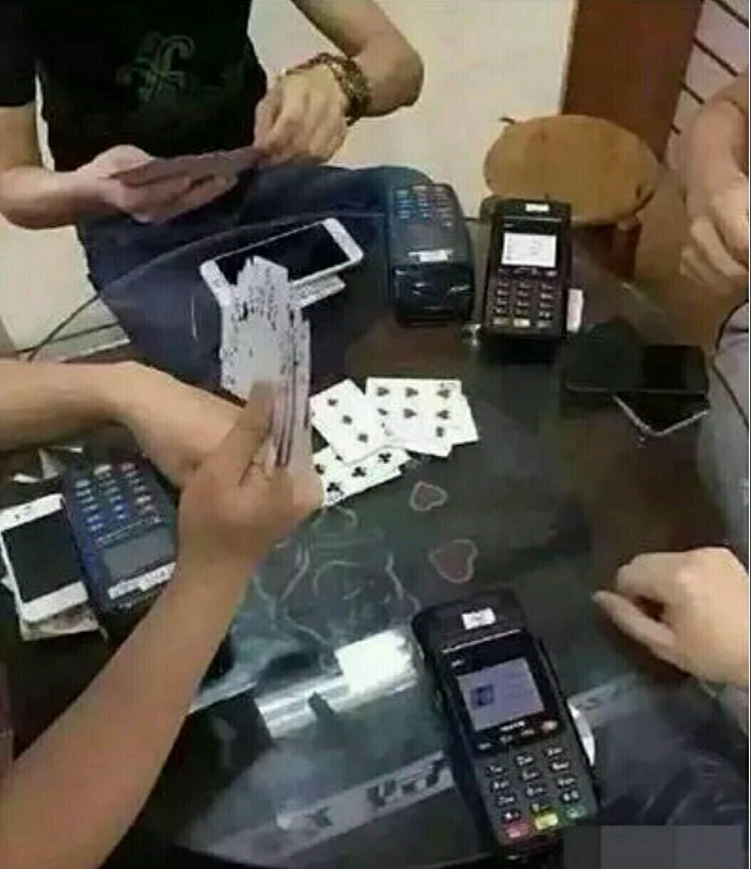 这打的不是一般的大呀人物gif搞笑图片