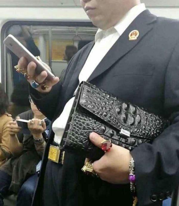 土豪土豪人物gif搞笑图片