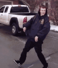 诡异，请问他是怎么做到的？人物gif搞笑图片