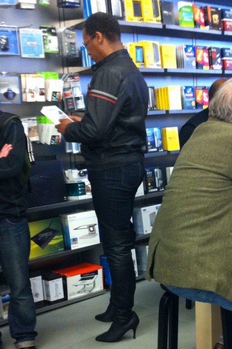 这才算是潮人哩！人物gif搞笑图片