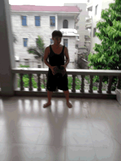 看到逗比装逼失败就放心了人物gif搞笑图片