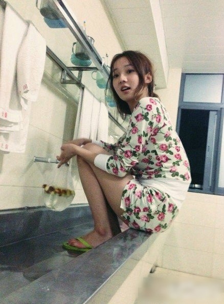 女汉子就是如此彪悍，不解释人物gif搞笑图片