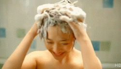 二货洗澡，造型百变人物gif搞笑图片