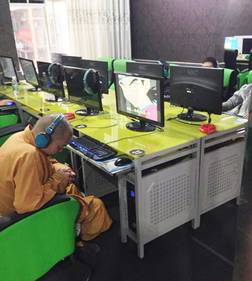 大师，今天没有去化缘么人物gif搞笑图片