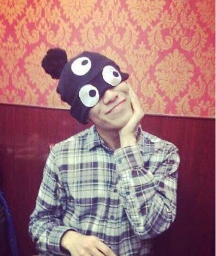 戴上新帽子之后，感觉整个人都萌萌哒人物gif搞笑图片