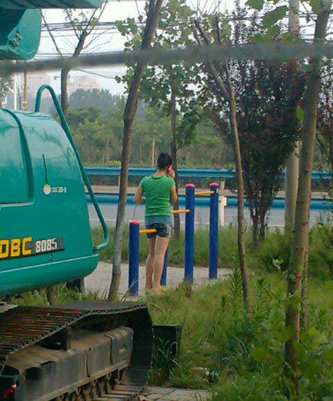 这是一个怎样的故事呢？人物gif搞笑图片