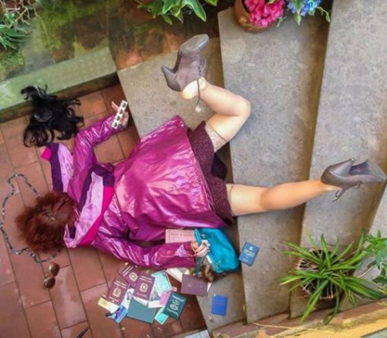 摔跤了人物gif搞笑图片