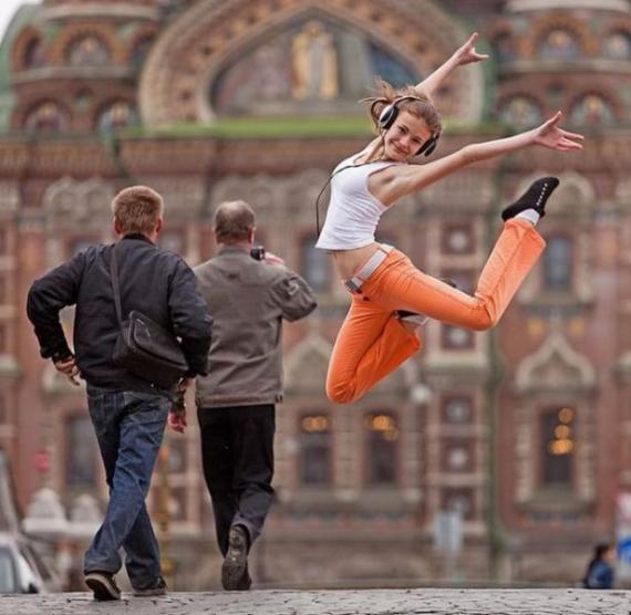 感受飞翔人物gif搞笑图片