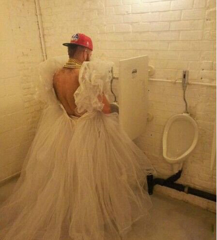 逃跑的新娘人物gif搞笑图片