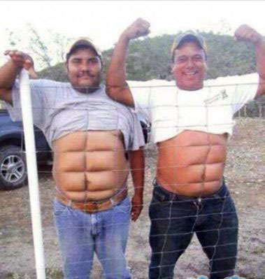 教你如何变肌肉男人物gif搞笑图片