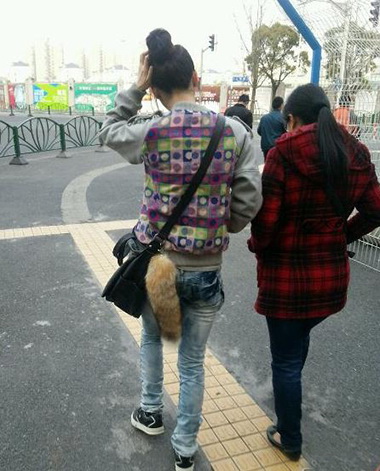 妖孽还不快快现出原型~人物gif搞笑图片