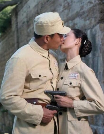 史密斯夫妇中国版人物gif搞笑图片