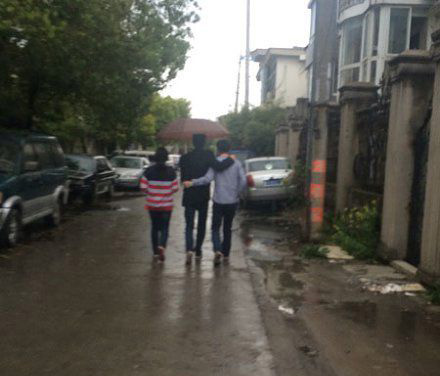 有没有考虑过妹子的感受？人物gif搞笑图片