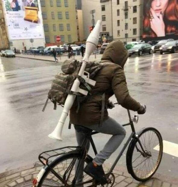 太阳当空照～花儿对我笑～人物gif搞笑图片