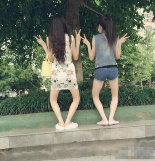 好闺蜜就该一起二人物gif搞笑图片