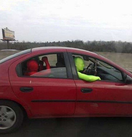 高速上遇见的奇葩人物gif搞笑图片