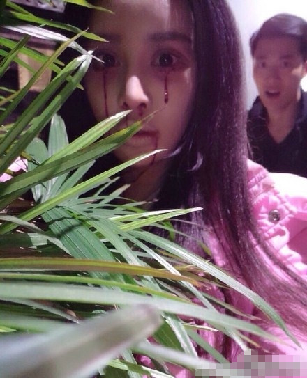 妹子你吓死人了！人物gif搞笑图片