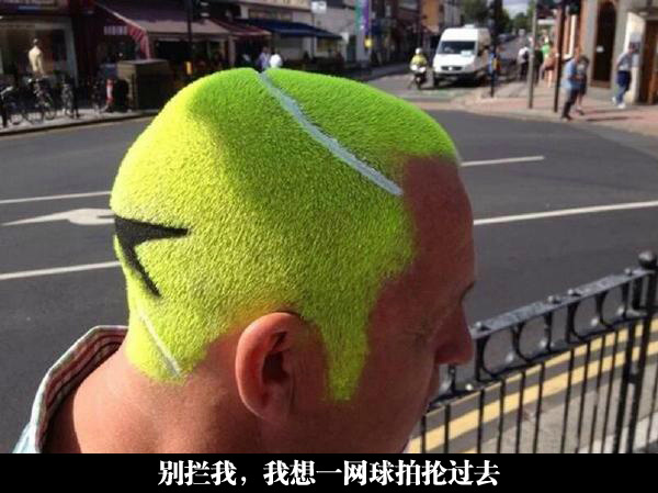 海藻头的人一般都很会耍刀，比如三刀流什么的。。。人物gif搞笑图片