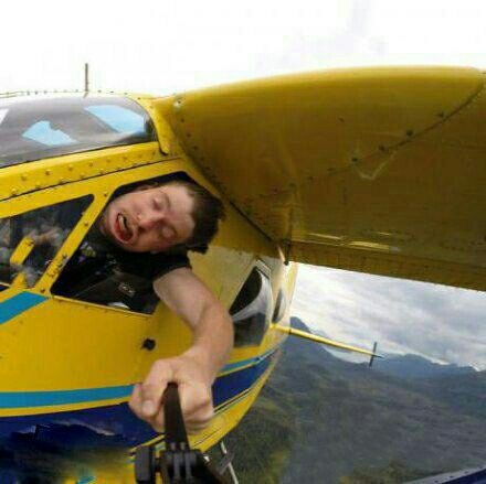 为了自拍，拼了人物gif搞笑图片