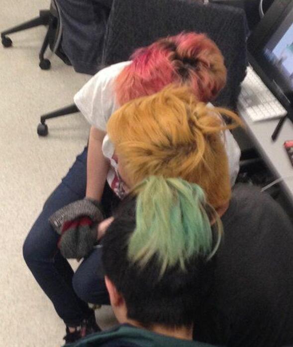 遇到了一个红绿灯人物gif搞笑图片