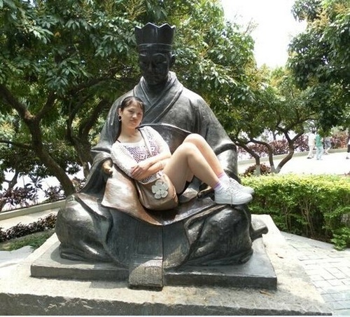 这就是做怀不乱吧阿弥陀佛人物gif搞笑图片