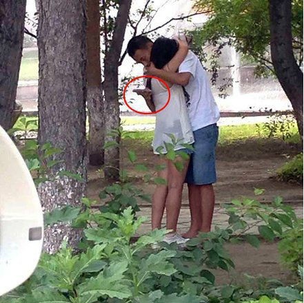 骚年能不能专心点啊人物gif搞笑图片