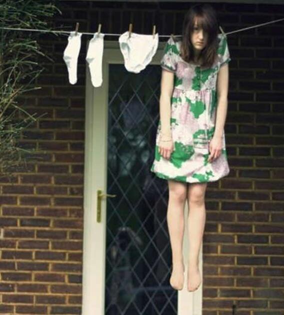 谁家的女朋友晒了那么久还不收？人物gif搞笑图片