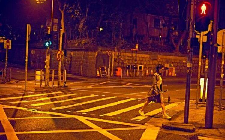 要发生什么不得了的事情了人物gif搞笑图片