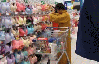 凶兆啊，贫僧现在就为你开光人物gif搞笑图片