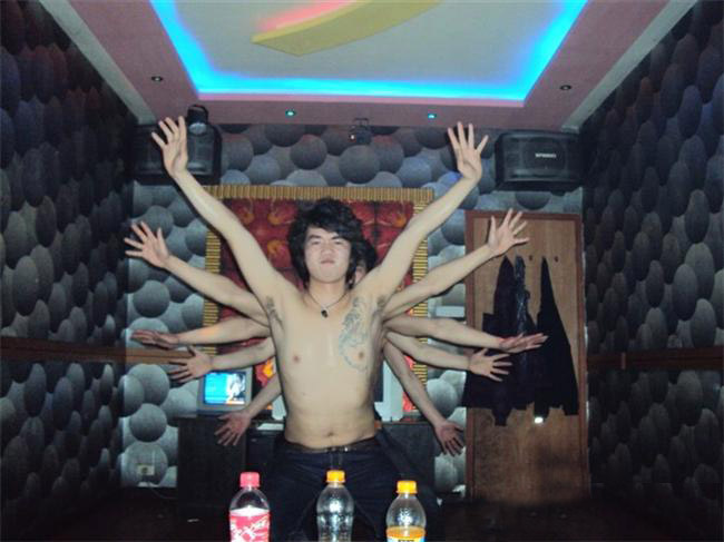 古惑仔版千手观音人物gif搞笑图片