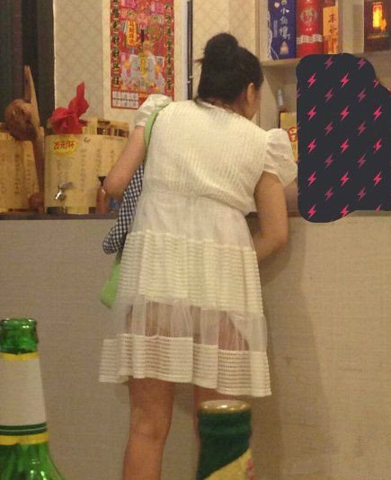 看来妹子喜好白色人物gif搞笑图片