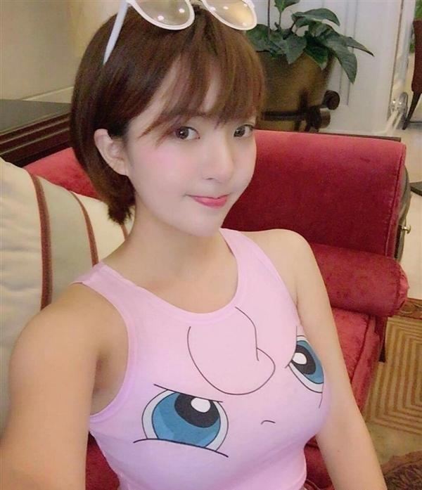 人家很生气人物gif搞笑图片