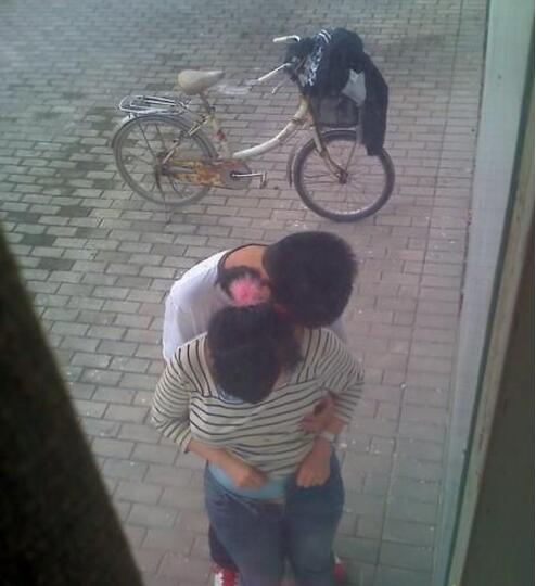 对不起，我不该开窗户人物gif搞笑图片