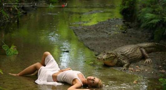 这姑娘还有救吗？人物gif搞笑图片