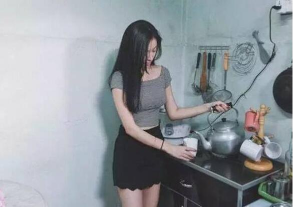 好贴心呀人物gif搞笑图片