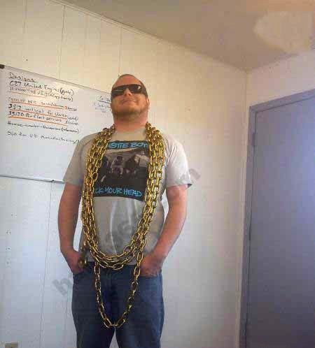 土豪的金项链，就是这么壕人物gif搞笑图片