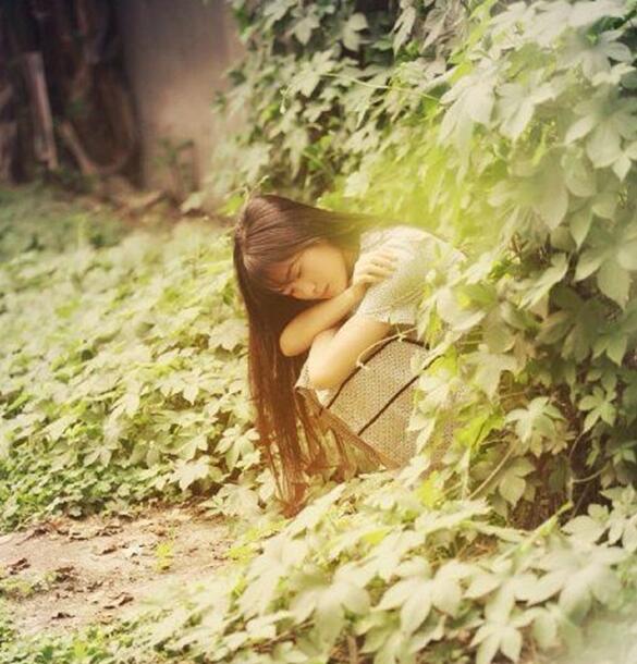 蹲那拉粑粑呢？人物gif搞笑图片